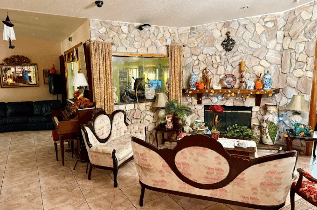 East Lake Manor - Gallery image