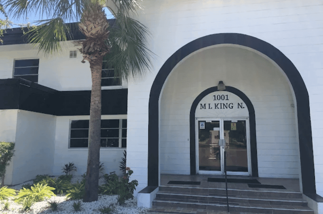 Best Care Senior Living at St. Petersburg - Gallery image