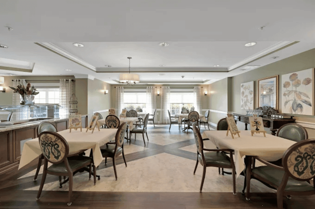 Colliers at Naples - Gallery image