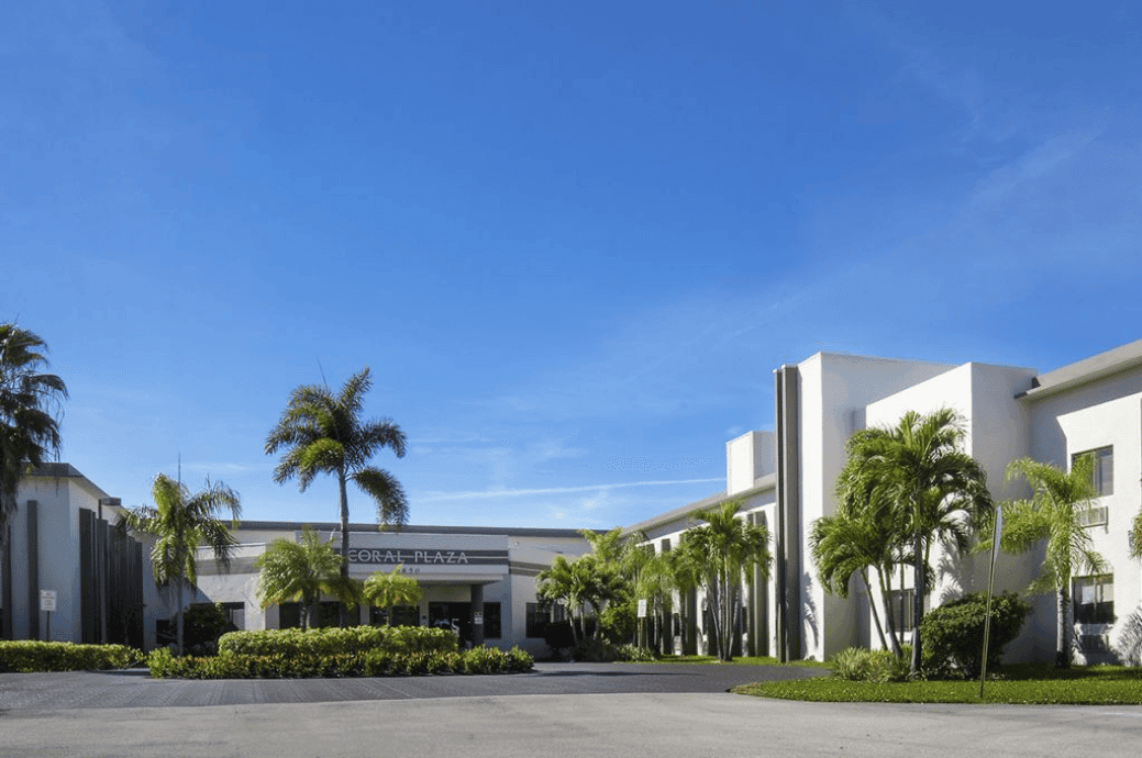 Courtyard Plaza - Business image