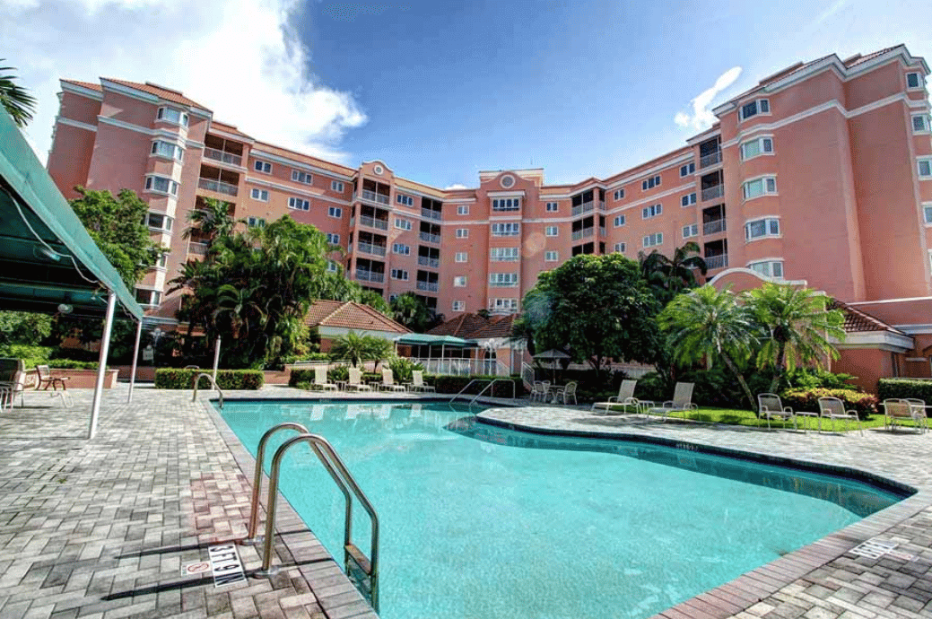 The Pointe at Deerfield - Business image