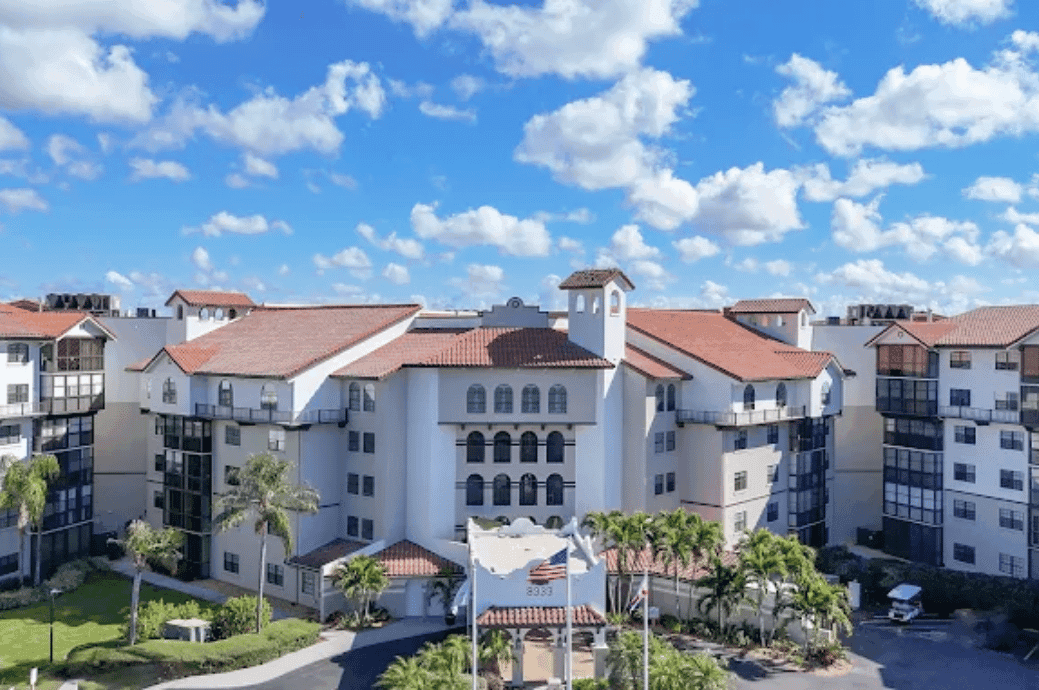 Lake Seminole Square - Business image