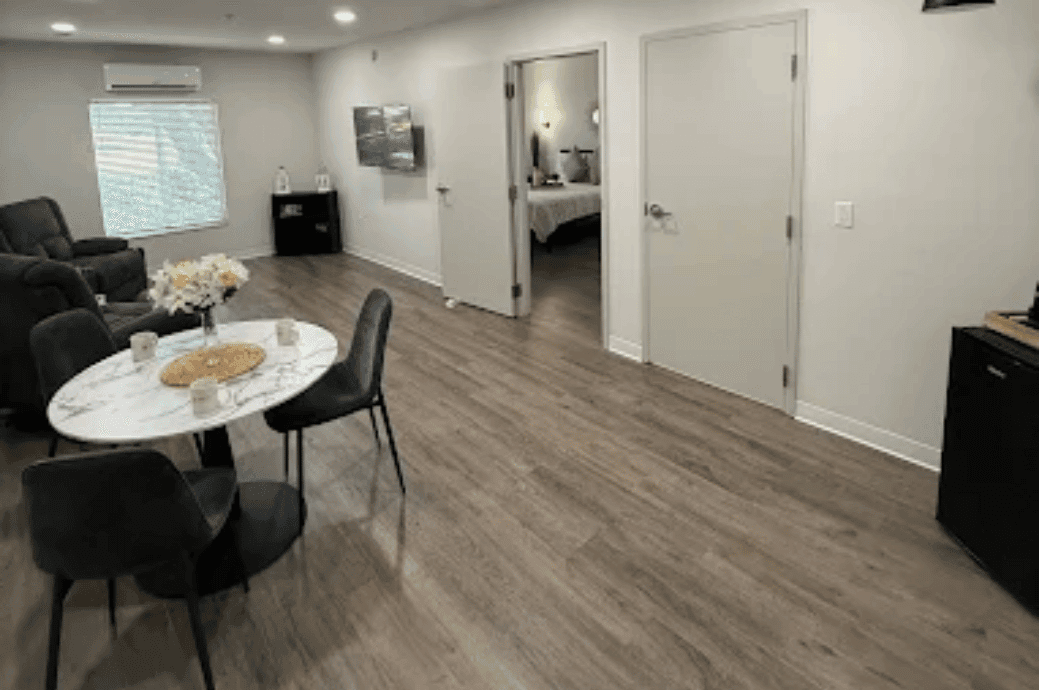 AUS Senior Living at Bartow - Gallery image