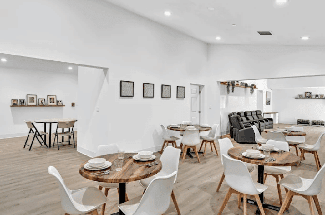 Mama Llama Assisted Living Residence - Gallery image
