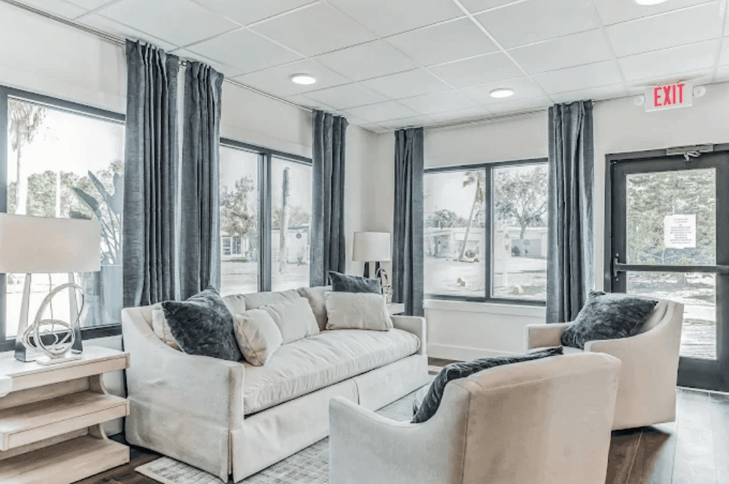 Palm Terrace - Gallery image