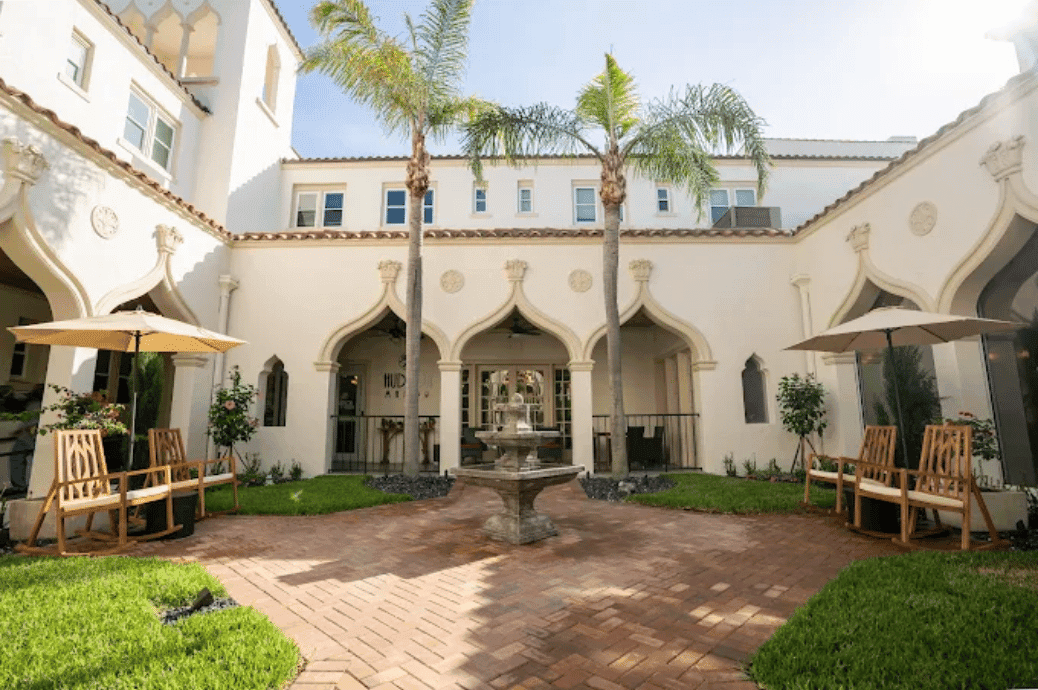 Hudson Manor - Business image