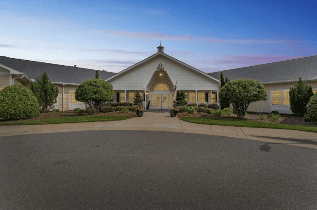 Cadence Senior Living at Mint Hill by Cogir - Business image