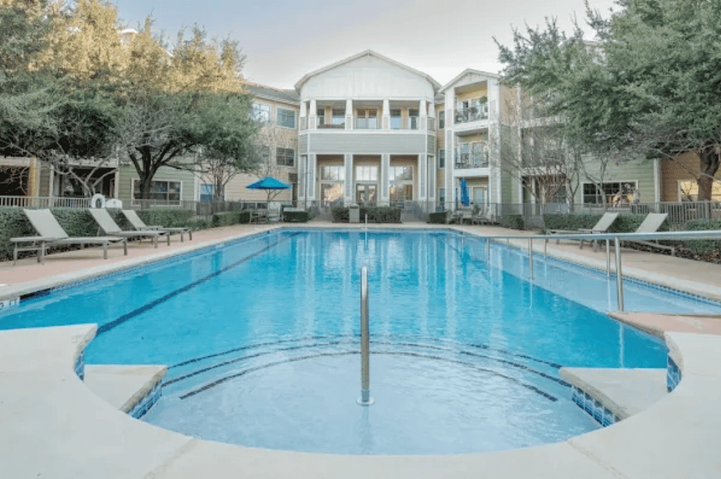 Mariposa at River Bend - Business image