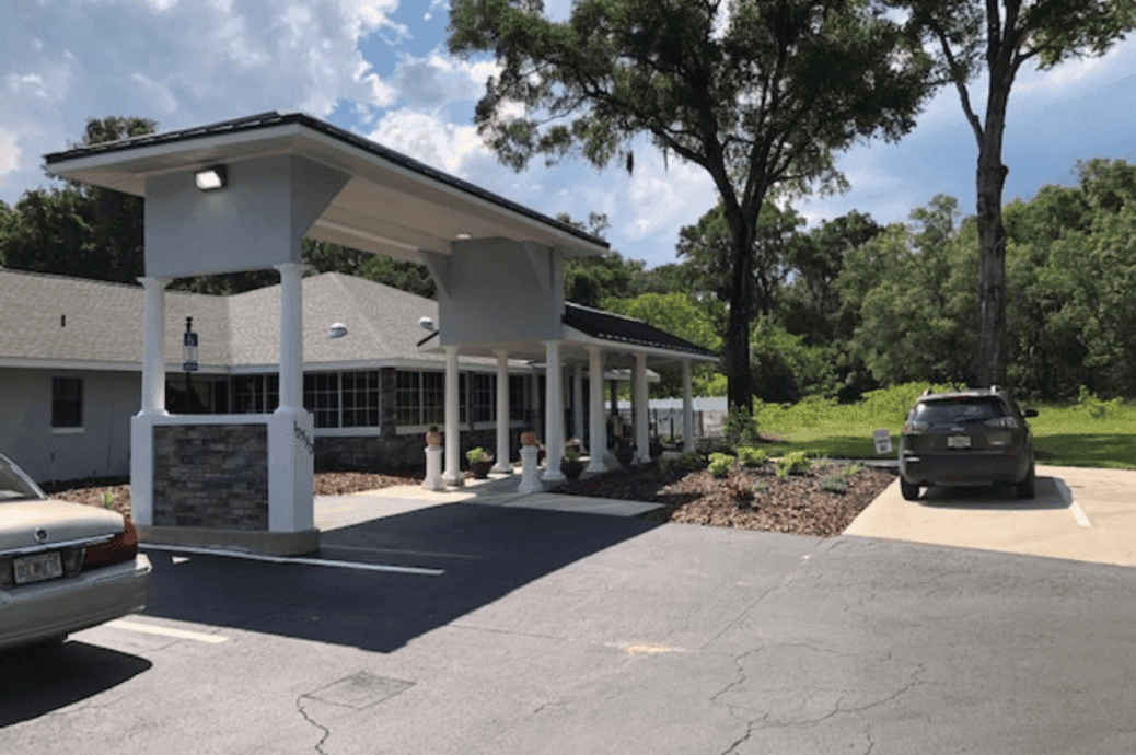 Hampton Manor Belleview - Gallery image